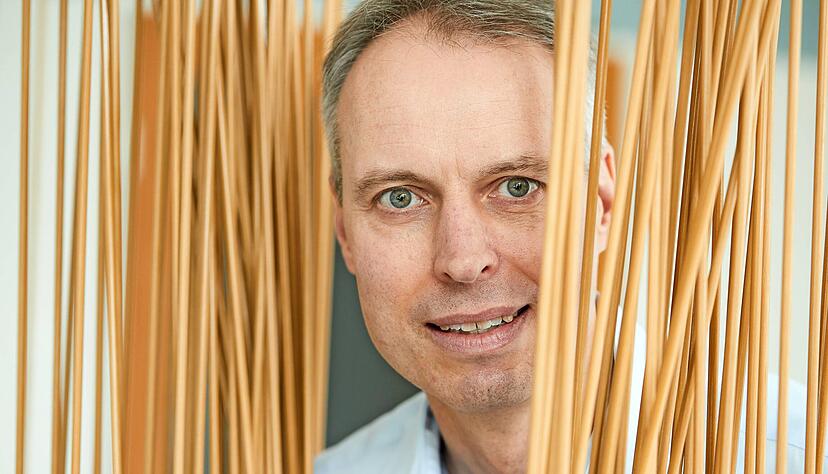 Hendrik Scholl l&auml;sst es so schnell nicht los, wenn er etwas nicht versteht. Daf&uuml;r w&uuml;rde er sogar gerne seinen Schlafbedarf reduzieren. Foto: http://www.lauridsjensen.com