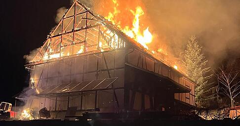 Verletzt wurde bei dem Scheunenbrand in Pfedelbach-Baierbach niemand.