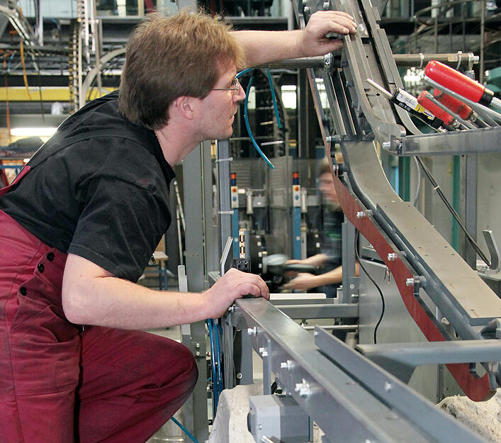 Das Medienhaus Heilbronner Stimme erweitert im Jahr 2010 die Versandanlage im Druckhaus in der Austra&szlig;e. Jede Menge Technik ist n&ouml;tig, damit die Leser ihre Zeitung bekommen.