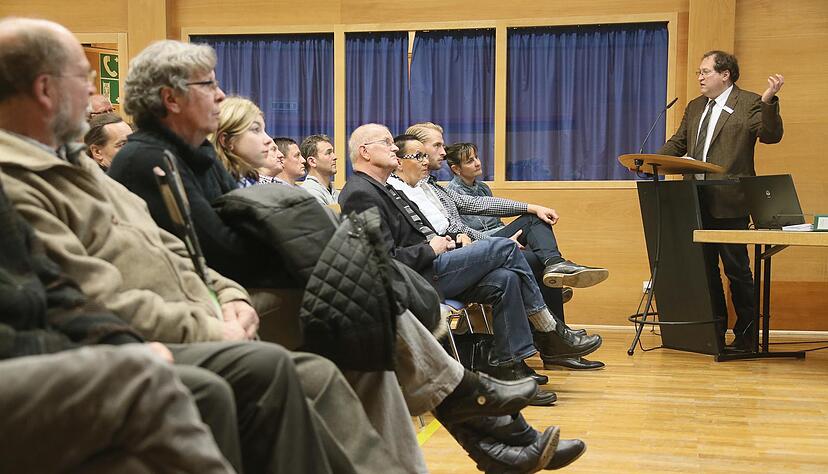 B&uuml;rgerversammlung: Fl&uuml;chtlingsunterbringung in L&ouml;wenstein