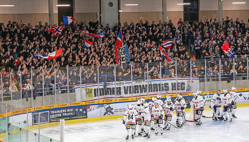 Auf zahlreiche Unterst&uuml;tzung in der Ege-Trans-Arena k&ouml;nnen sich die Spieler der Heilbronner Falken wieder verlassen. Rund 1000 Fans werden die Unterl&auml;nder in Bietigheim-Bissingen anfeuern.