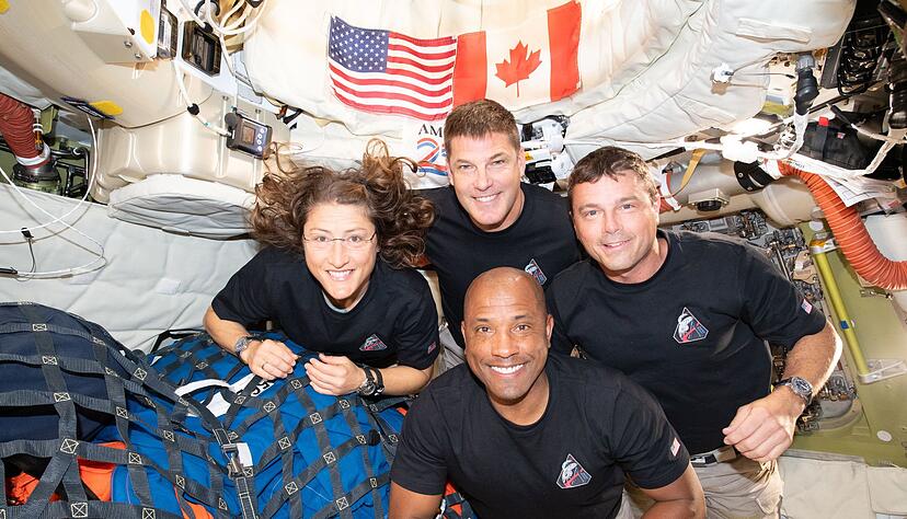 Die «Artemis II»-Crew: Christina Koch (links), Jeremy Hansen (oben), Reid Wiseman (rechts) und Victor Glover in der «Orion»-Kapsel. (Archivbild von der Nasa zur Verfügung gestellt) Die «Artemis II»-Crew: Christina Koch (links), Jeremy Hansen (oben), Reid Wiseman (rechts) und Victor Glover in der «Orion»-Kapsel. (Archivbild von der Nasa zur Verfügung gestellt)