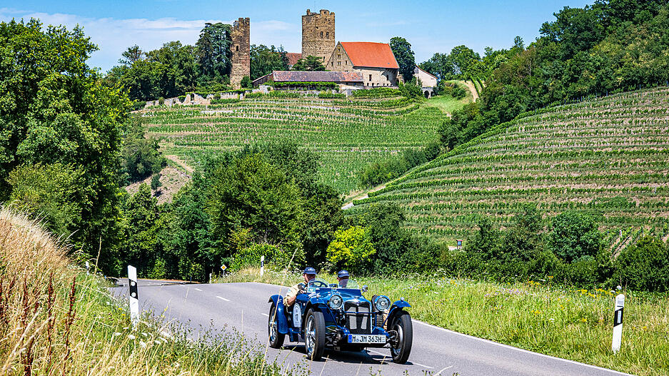 Rallye Heidelberg Historic f&uuml;hrt an Burg Neipperg vorbei.