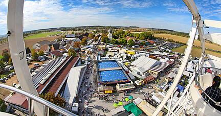 Musdorf wird endlich wieder zum Menschen-Magneten. Vom Riesenrad aus hat man den besten &Uuml;berblick.
Foto: Archiv/Ufuk Arslan