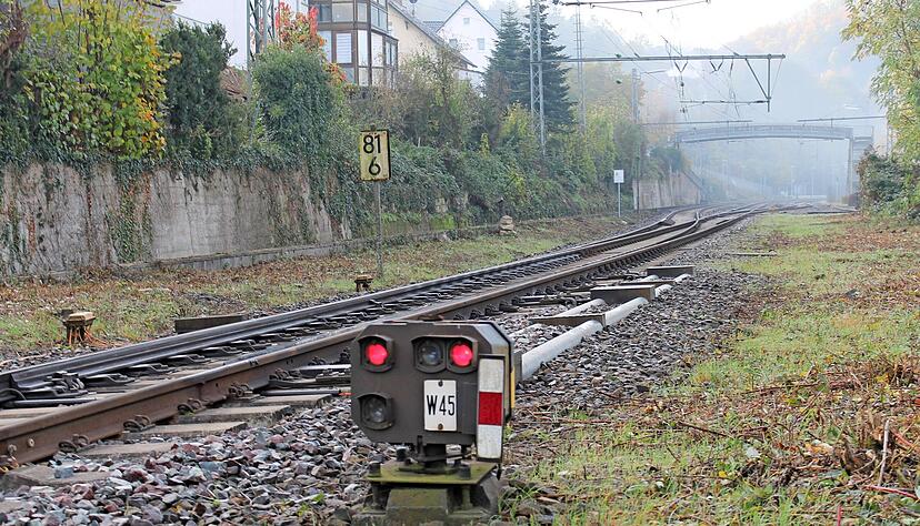 Der eingleisige Abschnitt bei Möckmühl-Züttlingen gilt als Inbegriff der Frankenbahn-Misere, hat für Planer aber keine Priorität. Der eingleisige Abschnitt bei Möckmühl-Züttlingen gilt als Inbegriff der Frankenbahn-Misere, hat für Planer aber keine Priorität.