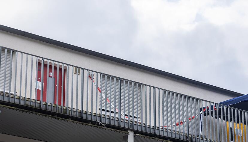 Der leblose Mann aus Afghanistan wurde am Mittwochabend in seiner Unterkunft entdeckt. Der leblose Mann aus Afghanistan wurde am Mittwochabend in seiner Unterkunft entdeckt.