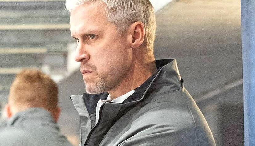 Die Luft f&uuml;r Falken-Trainer Jason Morgan ist weiterhin d&uuml;nn.
Foto: Archiv/Veigel