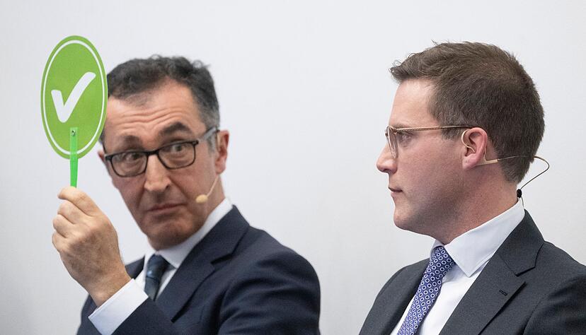 Nur Cem &Ouml;zdemir (links) und Manuel Hagel haben eine realistische Chance auf den Einzug in die Villa Reitzenstein, wo der Ministerpr&auml;sident von Baden-W&uuml;rttemberg residiert. (Archivbild)