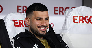 Beim L&auml;nderspiel Deutschland gegen Ghana in Stuttgart rufen Fans nach Deniz Undav.