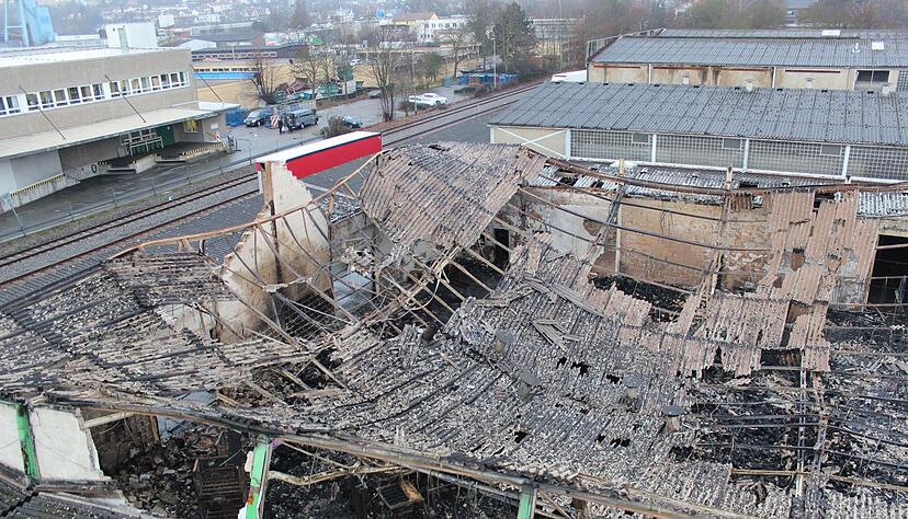 Millionenschaden bei Hallenbrand in Heilbronn