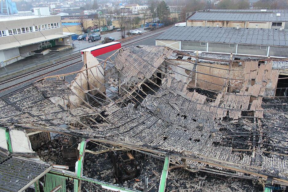 Millionenschaden bei Hallenbrand in Heilbronn