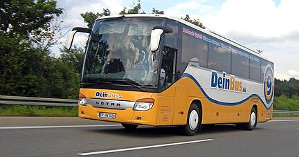 Die Fernbusse von Deinbus fahren schon seit Ende 2017 nicht mehr. Nun ist auch der Nahverkehrsbetrieb infolge der Insolvenz der Calwer Rexer-Gruppe in Schwierigkeiten geraten.
Foto: Archiv/dpa