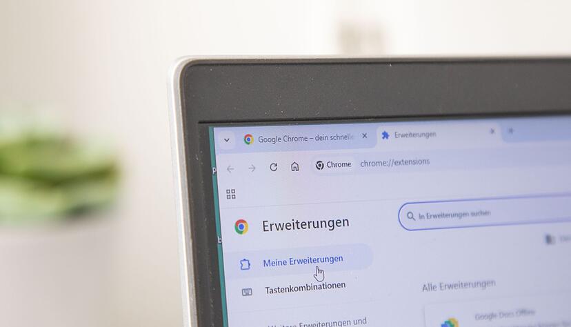 Der schnellste Weg: Unter Umständen lassen sich deaktivierte Erweiterungen in den Chrome-Einstellungen einfach wieder anschalten. Der schnellste Weg: Unter Umständen lassen sich deaktivierte Erweiterungen in den Chrome-Einstellungen einfach wieder anschalten.