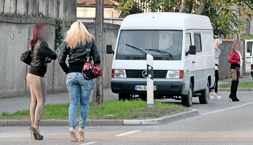 Das Geschäft in der Hafenstraße in Heilbronn teilen sich zwei bulgarische Gruppierungen. Zuletzt trugen sie Konflikte mit massiver Gewalt aus.
Foto: Archiv / Sawatzki Das Geschäft in der Hafenstraße in Heilbronn teilen sich zwei bulgarische Gruppierungen. Zuletzt trugen sie Konflikte mit massiver Gewalt aus.
Foto: Archiv / Sawatzki