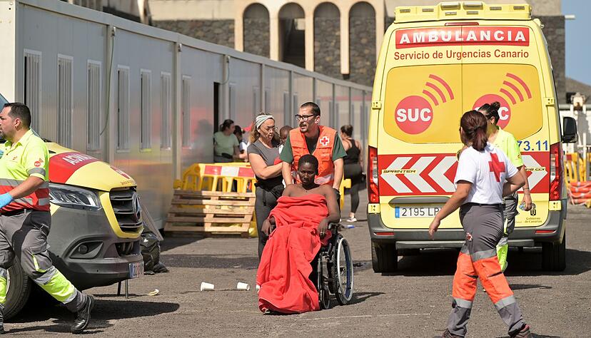 An Bord des Bootes waren viele Frauen und Kinder.