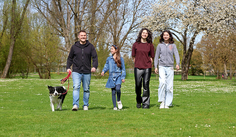 Familie Badalamenti genie&szlig;t das sch&ouml;ne Wetter.