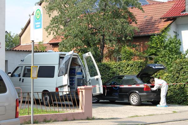 ... ließ sich der alkoholisierte Mann ohne Widerstand festnehmen. ... ließ sich der alkoholisierte Mann ohne Widerstand festnehmen.