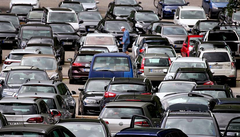 Neue Typklassen für Millionen Autos: Rund 5,9 Millionen Halter müssen mit höheren Einstufungen rechnen.