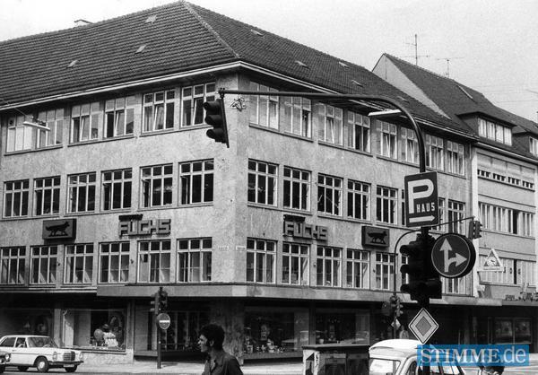 Das Stammhaus des Unternehmens Gustav Fuchs ist 1864 gegründet. Es befindet sich in der Heilbronner Kaiserstraße und führt über 40 000 Artikel wie Eisenwaren, Gartenartikel, Hausrat, Glaswaren sowie diverse Küchengeräte.