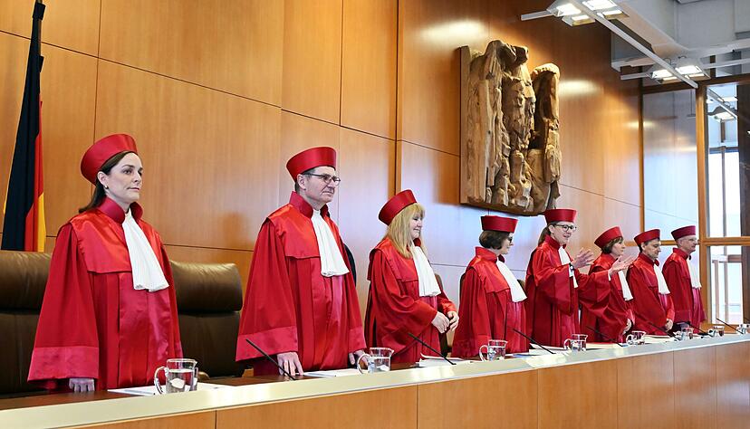 Per Eilverfahren stoppte das Bundesverfassungsgericht 2023 vorl&auml;ufig das umstrittene Heizungsgesetz, nun nimmt es den Gesetzgebungsprozess ausf&uuml;hrlich unter die Lupe.