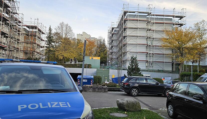 Eine Frau und zwei Kinder sind am Mittwoch in einer Wohnung in der Wiener Straße in Stuttgart tot aufgefunden worden.