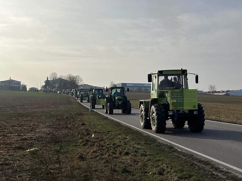 Bauern versammeln sich in Flein und fahren von dort aus nach Berlin