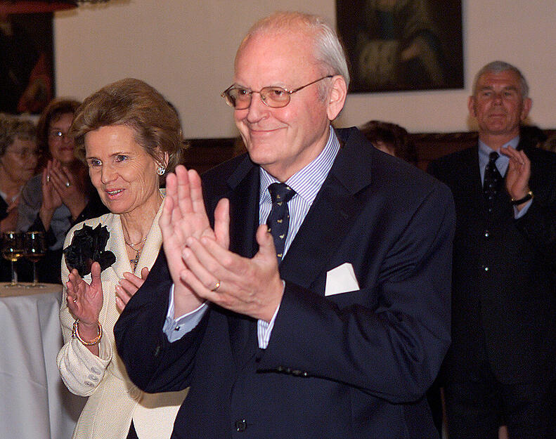 2004: Empfang in der Götzenburg in Jagsthausen zum 70. Geburtstag von Roman Herzog (Bundespräsident von 1994 - 1999) mit Ehefrau Alexandra Freifrau von Berlichingen. 2004: Empfang in der Götzenburg in Jagsthausen zum 70. Geburtstag von Roman Herzog (Bundespräsident von 1994 - 1999) mit Ehefrau Alexandra Freifrau von Berlichingen.