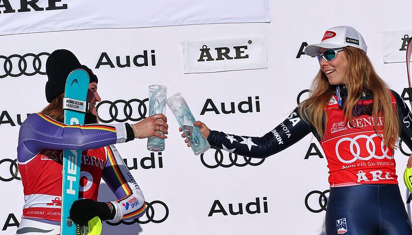 Wer gratuliert wem beim Weltcup-Finale? Emma Aicher (links) und Mikaela Shiffrin stehen vor einem gro&szlig;en Showdown. (Archivbild)