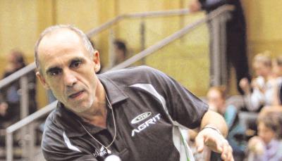 Klaus Werz, der Senior der Neckarsulmer Männermannschaft, gewann am Wochenende seine beiden Einzelspiele.Foto: Alexander Bertok