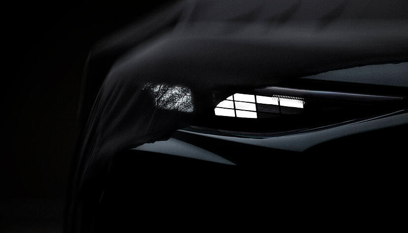 Auffällig ist der Scheinwerfer, hier setzt Audi wohl auf eine neue Formensprache mit intelligenter LED-Technik.