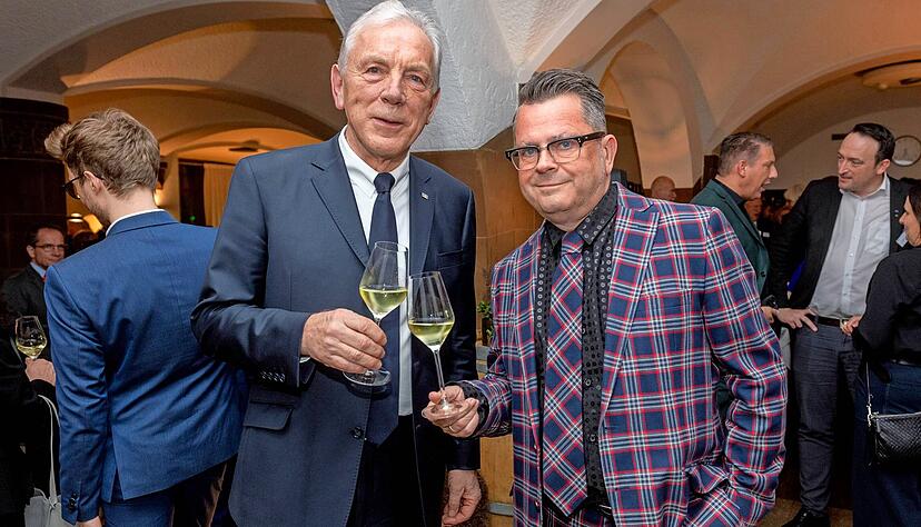 Hasenmahl mit Redner Oliver Maria Schmitt und Oberbürgermeister Harry Mergel.