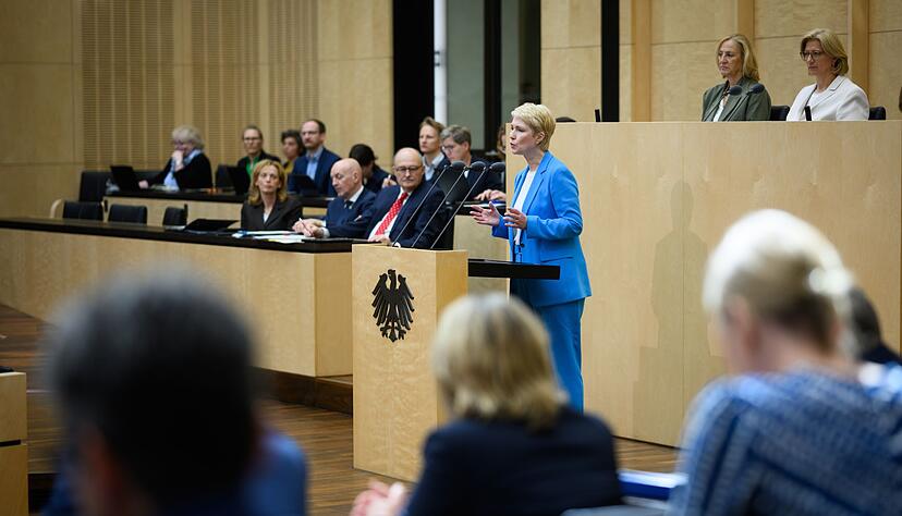 Mecklenburg-Vorpommerns Ministerpr&auml;sidentin Schwesig (SPD) fordert im Bundesrat Rentenstabilit&auml;t.