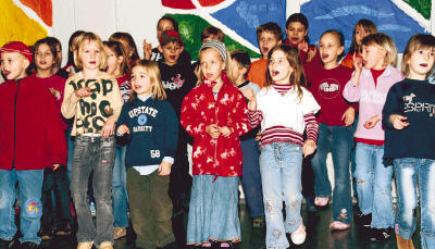 &bdquo;Lala, lala Mtoto&ldquo;: Zwei Ch&ouml;re &uuml;ben f&uuml;r die Auff&uuml;hrung eines wundersch&ouml;nen Musicals. Der Brackenheimer Kinder- und Jugendchor und die Stettener Gr&uuml;nschn&auml;bel freuen sich auf ihre Auftritte.
          Foto: Ulrike Maushake