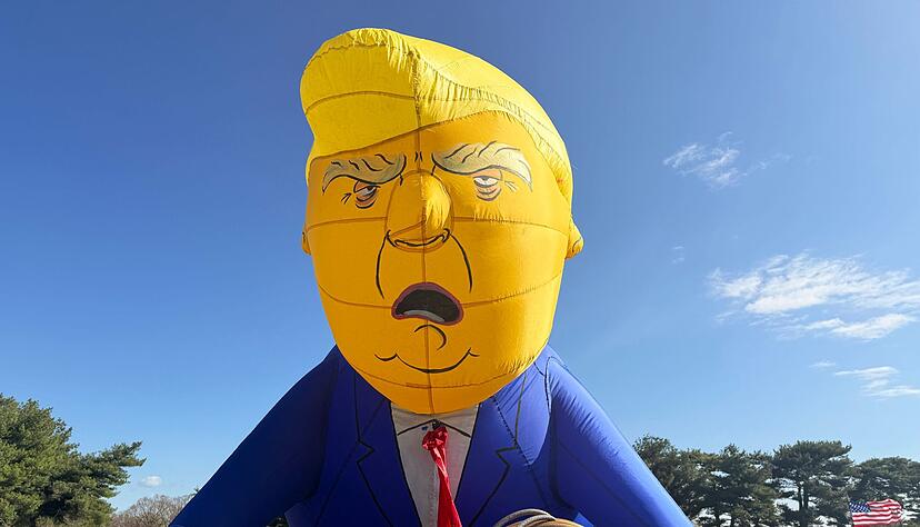 Die Proteste richten sich gegen Trump und seine Politik. Die Proteste richten sich gegen Trump und seine Politik.