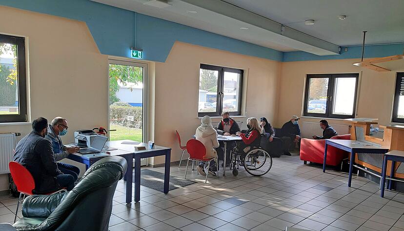 Die Berufsberatung fand bis zur Schlie&szlig;ung im Jugendhaus statt. Das Landratsamt f&ouml;rdert das Projekt, die Volksbank hat Laptops und Drucker gesponsert.
Foto: Archiv/privat