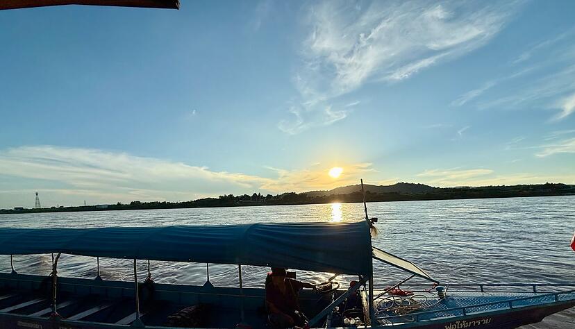 Der mächtige Mekong ist einer der berühmtesten Flüsse Asiens. Mit Schnellbooten können Besucher von Thailand in die Sonderwirtschaftszone übersetzen. Der mächtige Mekong ist einer der berühmtesten Flüsse Asiens. Mit Schnellbooten können Besucher von Thailand in die Sonderwirtschaftszone übersetzen.