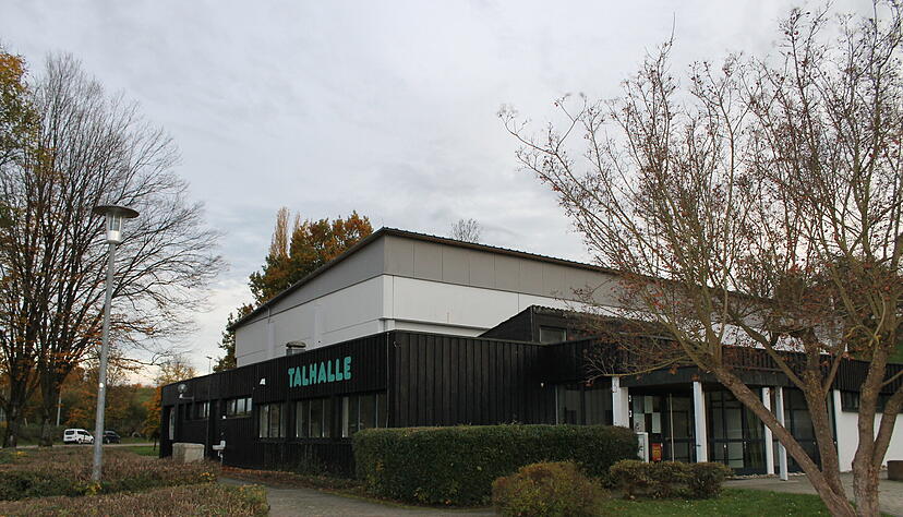 Die Talhalle in Langenbrettach ist in die Jahre gekommen. Vor allem energetisch ist das Geb&auml;ude wenig nachhaltig und wirtschaftlich.