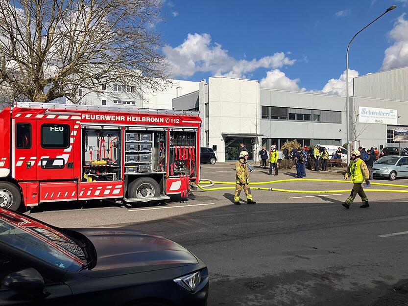 Die Feuerwehr rückt am Dienstagnachmittag zum Einsatz aus. Die Feuerwehr rückt am Dienstagnachmittag zum Einsatz aus.