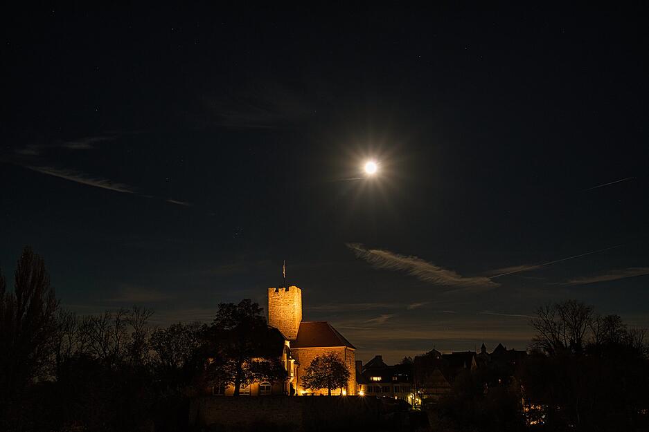 Der Supermond wurde auch im Landkreis Heilbronn in Szene gesetzt.