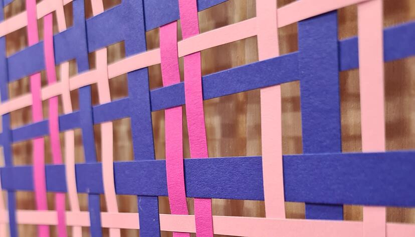 Ein Stadtspaziergang liefert neue DIY-Ideen: Architektur kann mit seinen Linien und geometrischen Formen etwa zu einem Flechtwerk aus Papier inspirieren. Ein Stadtspaziergang liefert neue DIY-Ideen: Architektur kann mit seinen Linien und geometrischen Formen etwa zu einem Flechtwerk aus Papier inspirieren.