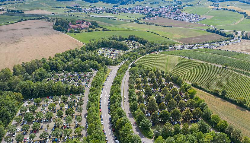 Diese Luftaufnahme zeigt den Besucherandrang im Corona-Sommer 2020. Foto: HSt/Archiv
