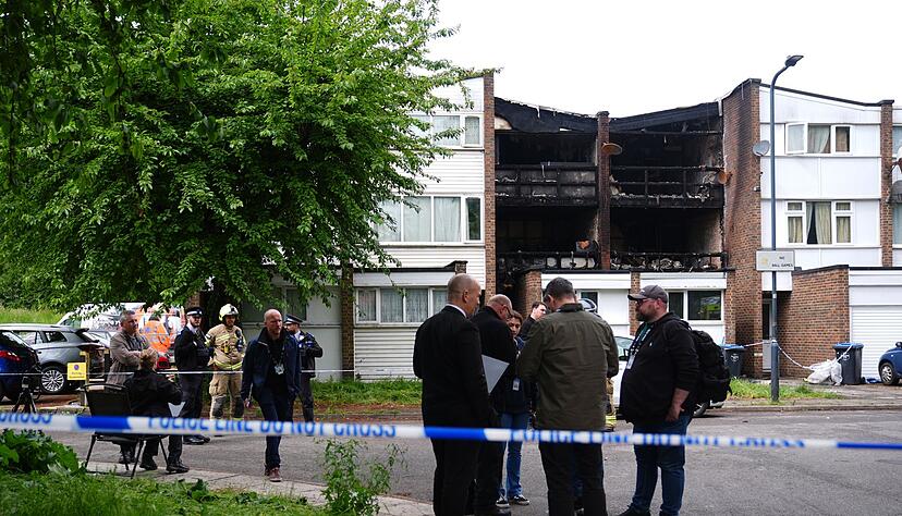 Die Polizei wurde zu dem Hausbrand gerufen.