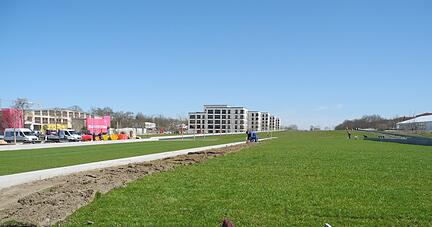 2018 war auf dem ehemaligen Armee-Gelände in Würzburg noch die bayerische Landesgartenschau. Geblieben ist ein Park, daneben gibt es Wohnraum und Hightech-Arbeitsplätze in direkter Nachbarschaft zu den Hochschulen der Stadt.
Foto: dpa 2018 war auf dem ehemaligen Armee-Gelände in Würzburg noch die bayerische Landesgartenschau. Geblieben ist ein Park, daneben gibt es Wohnraum und Hightech-Arbeitsplätze in direkter Nachbarschaft zu den Hochschulen der Stadt.
Foto: dpa