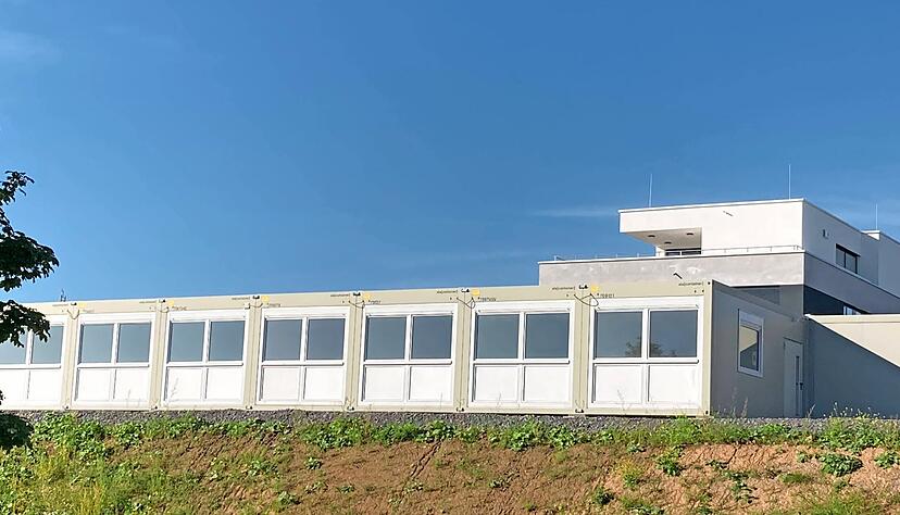 Die Containeranlage im Öhringer Industriegebiet Im Sichert und die Seniorenanlage in Pfedelbach sollen bald schon bezogen werden können.
Foto: Yvonne Tscherwitschke