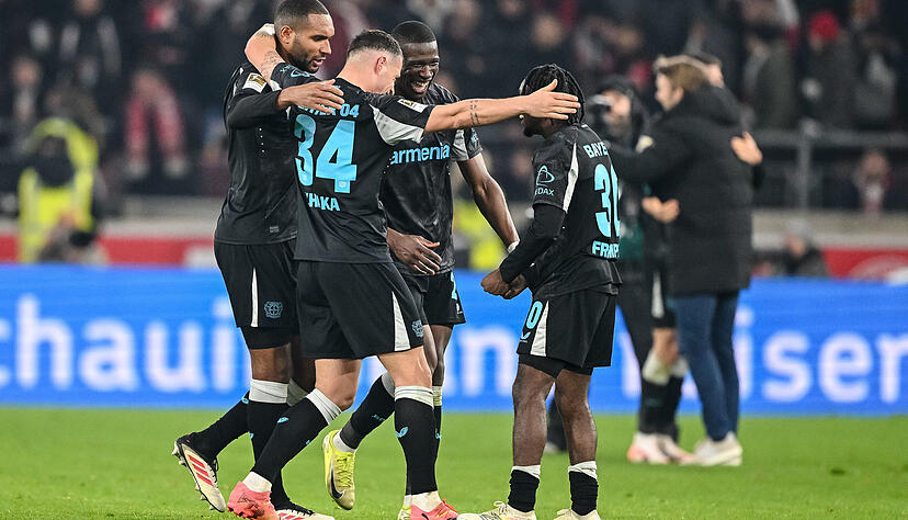 Das gibt es doch nicht: Nach späten Toren jubeln am Ende doch die Leverkusener. Das gibt es doch nicht: Nach späten Toren jubeln am Ende doch die Leverkusener.
