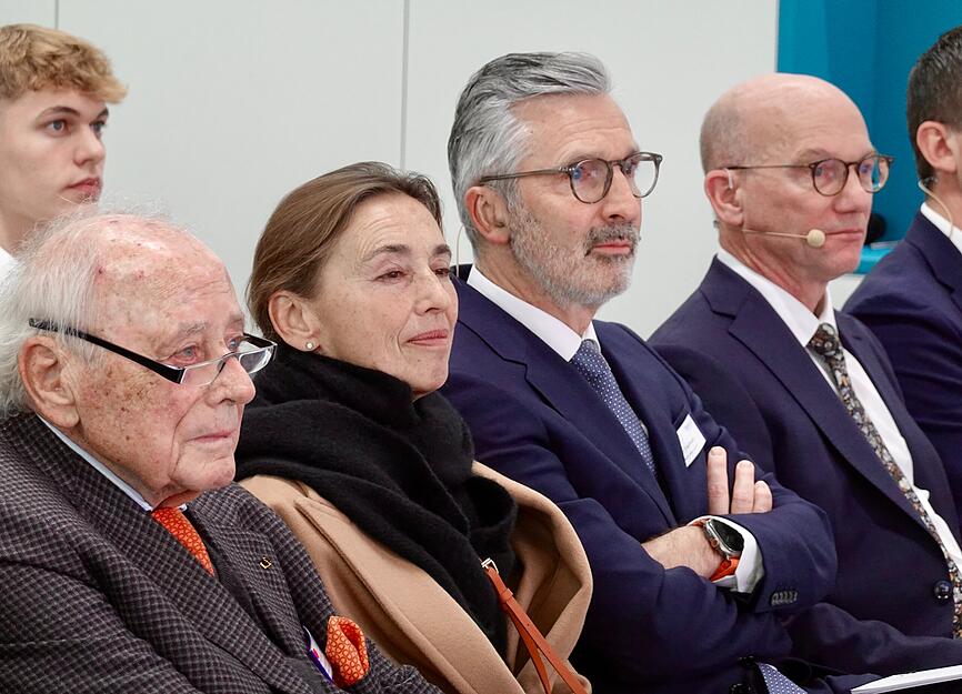 Einweihung des neuen Standorts Rauhbusch: Reinhold Würth (von links), Marion Würth, Robert Friedmann und Dirk Döllner Einweihung des neuen Standorts Rauhbusch: Reinhold Würth (von links), Marion Würth, Robert Friedmann und Dirk Döllner