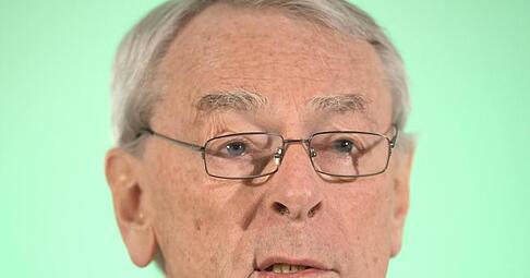 Der frühere WADA-Chef Richard Pound hat die Anti-Doping-Politik der Fifa scharf kritisiert.
