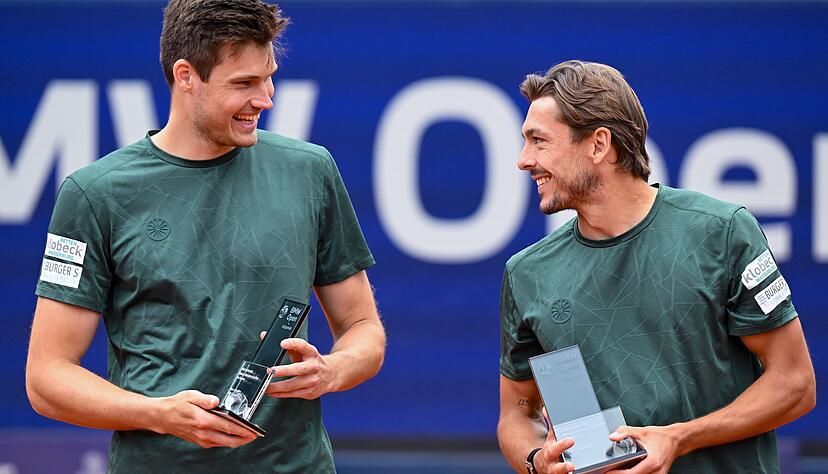 Bekannte Gesichter in ungewohnter Pose: Jakob Schnaitter (links) und Mark Wallner haben die BMW Open 2026 gewonnen.
