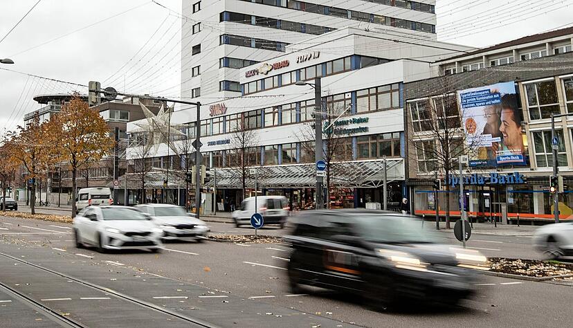 In Beton gegossen: Das Heilbronner Shoppinghaus inmitten der Heilbronner Allee.
Foto: Andreas Veigel