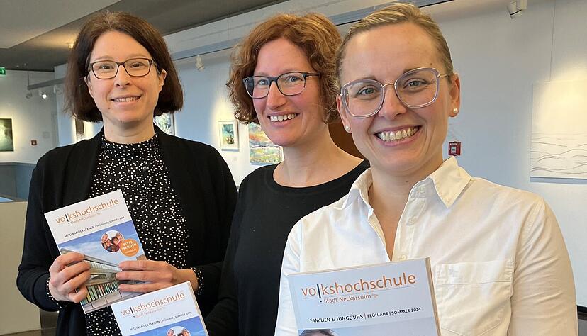 Daniela Deul, Annika H&ouml;ft-Buchin und Isabel Ulrich (von links) stellen das neue Programmheft vor.
Foto: Frank Wittmer